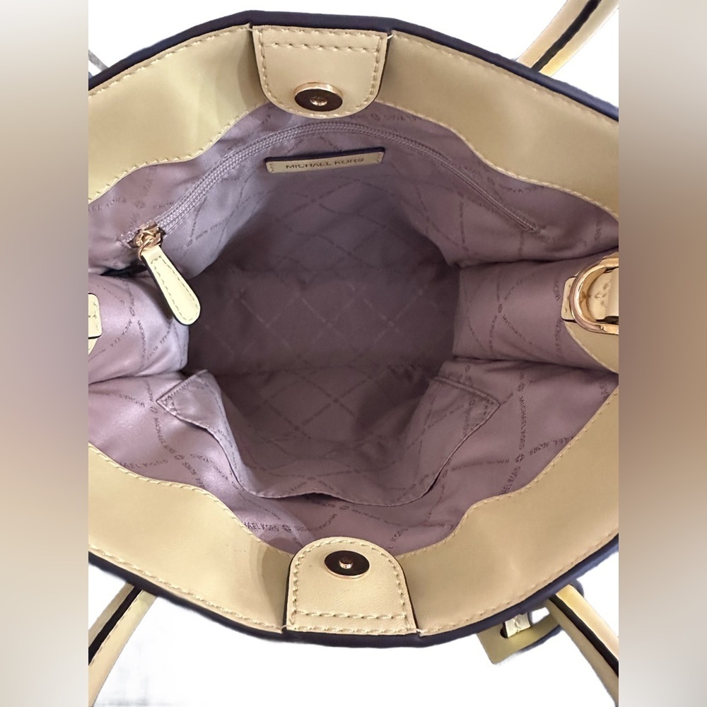 MICHAEL KORS ~ Yellow Leather Croc-Embossed Handbag/Crossbody Bag w/Scarf - Picture 3 of 11